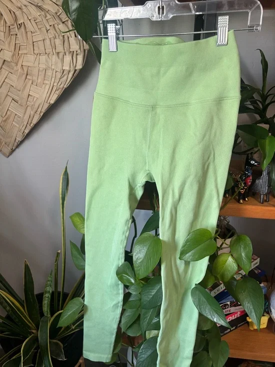 Spiritual Gangster Love Sculpt Seamless 7/8 Leggings | XS/S - Picture 2 of 4